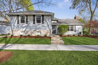 258 Crest Road, Glen Ellyn, IL 60137