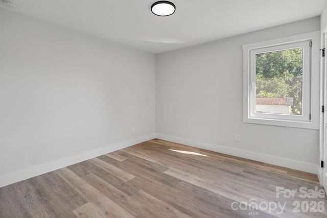 308 N Caldwell Avenue, Newton, NC 28658
