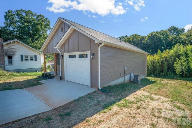 308 N Caldwell Avenue, Newton, NC 28658