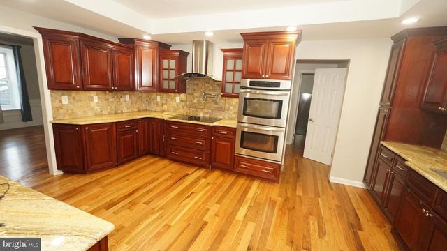 215 DURHAM CT, Fairless Hills, PA 19030