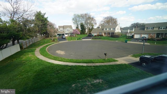215 DURHAM CT, Fairless Hills, PA 19030
