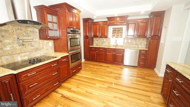 215 DURHAM CT, Fairless Hills, PA 19030