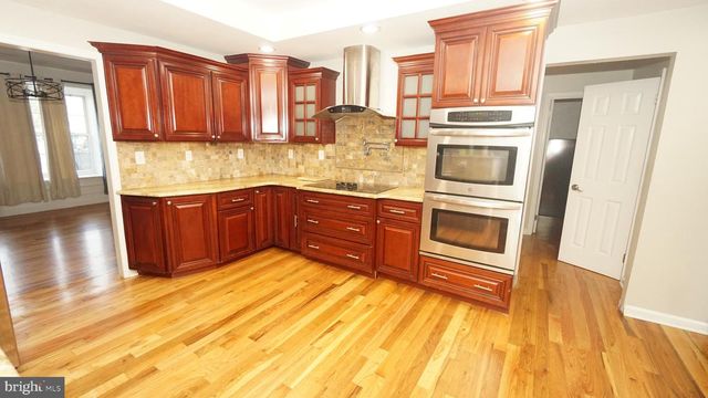 215 DURHAM CT, Fairless Hills, PA 19030
