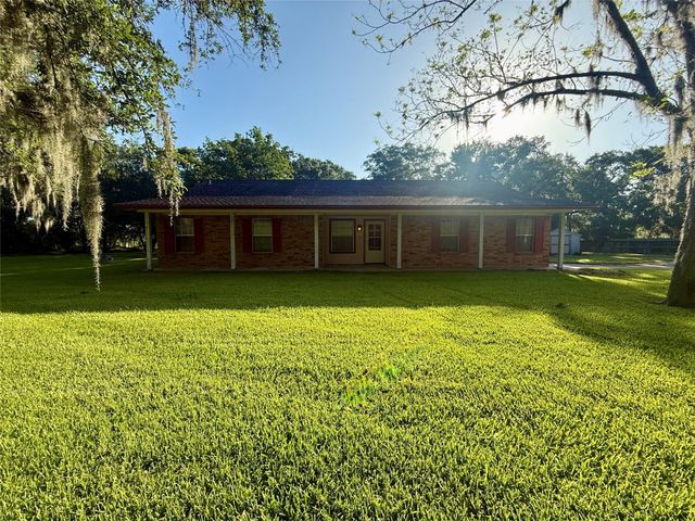 6837 County Road 684, Sweeny, TX 77480
