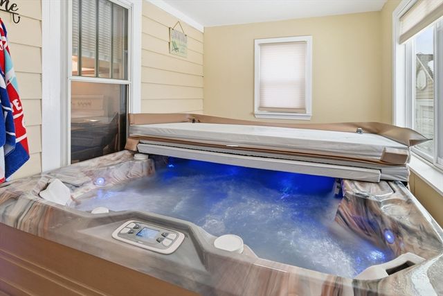 24 Melha Ave, Springfield, MA 01104