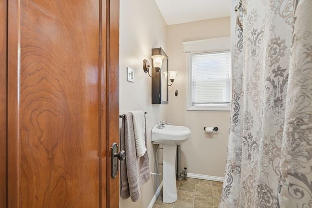 24 Melha Ave, Springfield, MA 01104