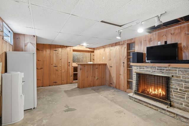 24 Melha Ave, Springfield, MA 01104