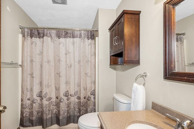 72 Apache Way 72, Tewksbury, MA 01876