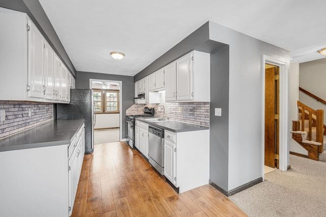 72 Apache Way 72, Tewksbury, MA 01876