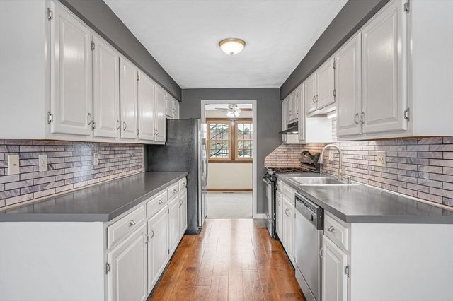 72 Apache Way 72, Tewksbury, MA 01876