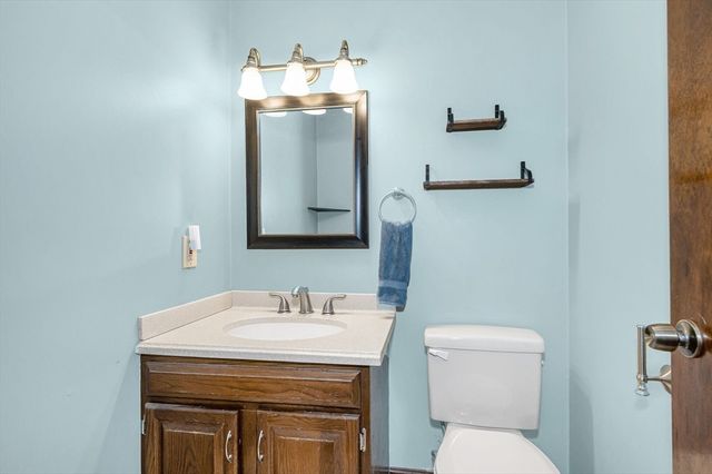 72 Apache Way 72, Tewksbury, MA 01876