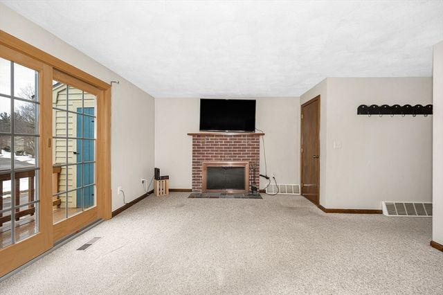 72 Apache Way 72, Tewksbury, MA 01876