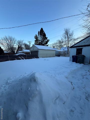 1025 Mill Street, Lincoln Park, MI 48146