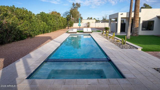 6250 E CHARTER OAK Road, Scottsdale, AZ 85254