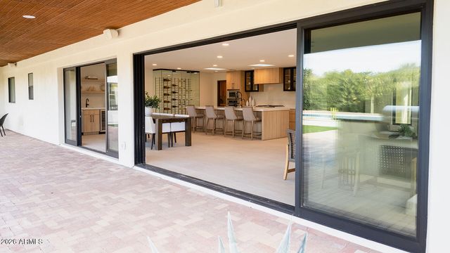 6250 E CHARTER OAK Road, Scottsdale, AZ 85254