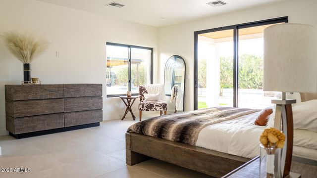 6250 E CHARTER OAK Road, Scottsdale, AZ 85254