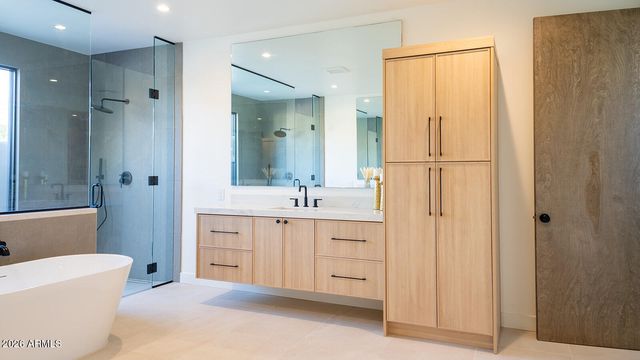 6250 E CHARTER OAK Road, Scottsdale, AZ 85254