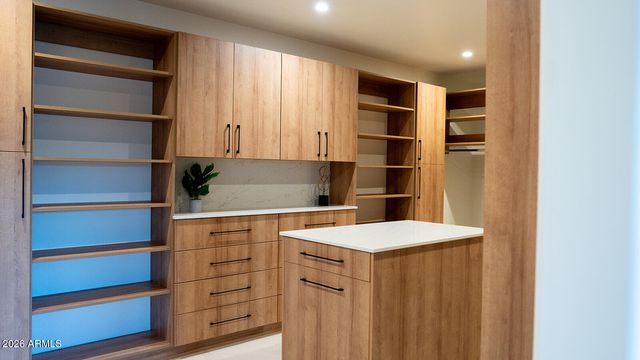 6250 E CHARTER OAK Road, Scottsdale, AZ 85254