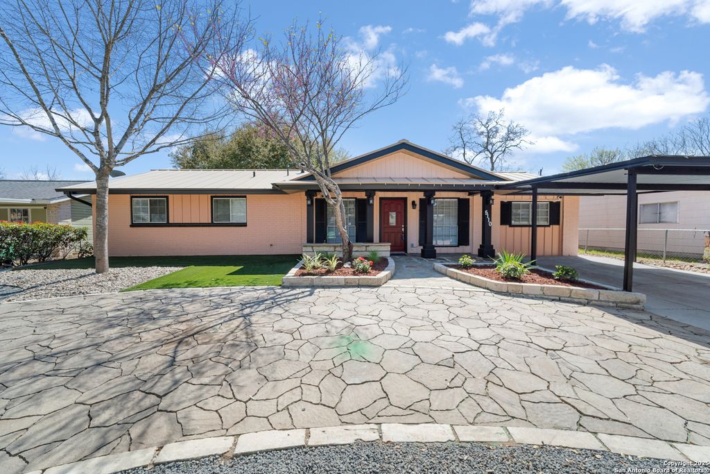 5110 Village Row Dr, San Antonio, TX 78218