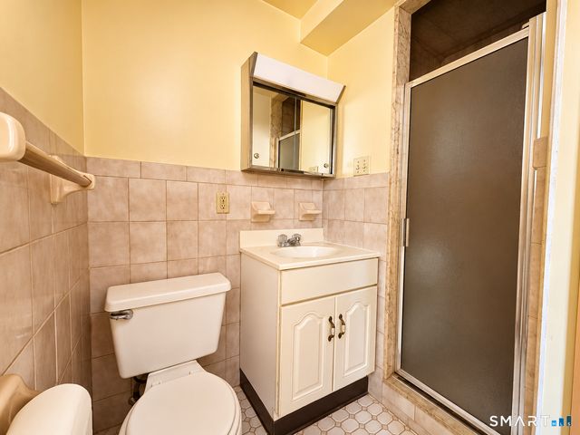 1 Lois Avenue, Southington, CT 06479