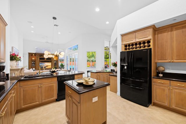 8019 S Savannah Circle, Davie, FL 33328