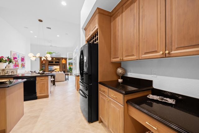 8019 S Savannah Circle, Davie, FL 33328