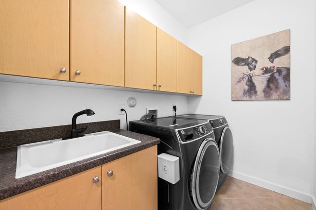 8019 S Savannah Circle, Davie, FL 33328