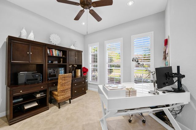 8019 S Savannah Circle, Davie, FL 33328