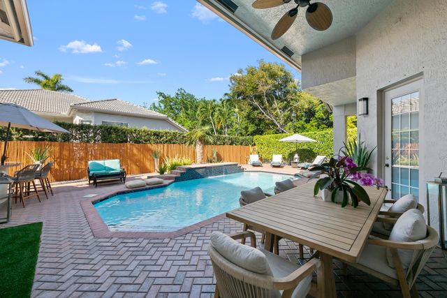 8019 S Savannah Circle, Davie, FL 33328