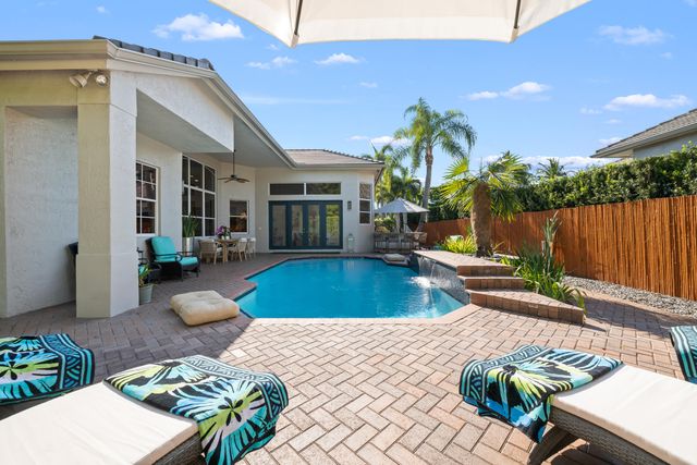 8019 S Savannah Circle, Davie, FL 33328