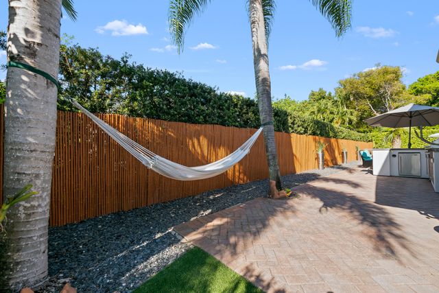 8019 S Savannah Circle, Davie, FL 33328