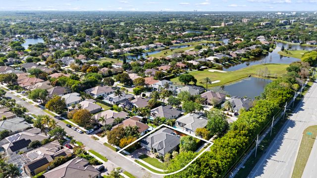 8019 S Savannah Circle, Davie, FL 33328