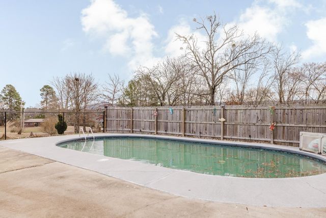 104 Rainbow Lane, Hot Springs, AR 71913