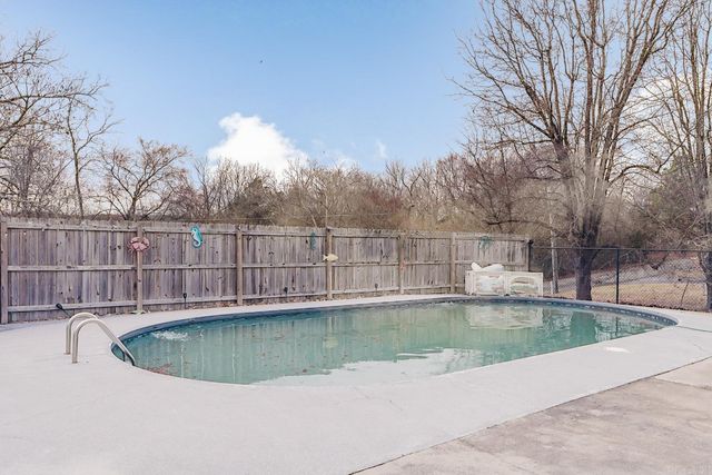 104 Rainbow Lane, Hot Springs, AR 71913