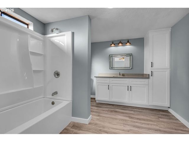 13620 Sw BEEF BEND Rd 51, Portland, OR 97224