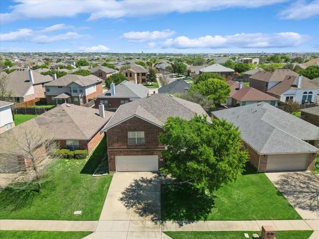 10740 Irish Glen Trail, Fort Worth, TX 76052