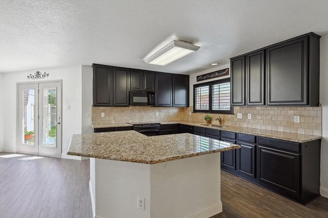 10740 Irish Glen Trail, Fort Worth, TX 76052