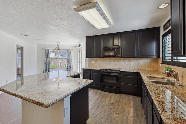 10740 Irish Glen Trail, Fort Worth, TX 76052