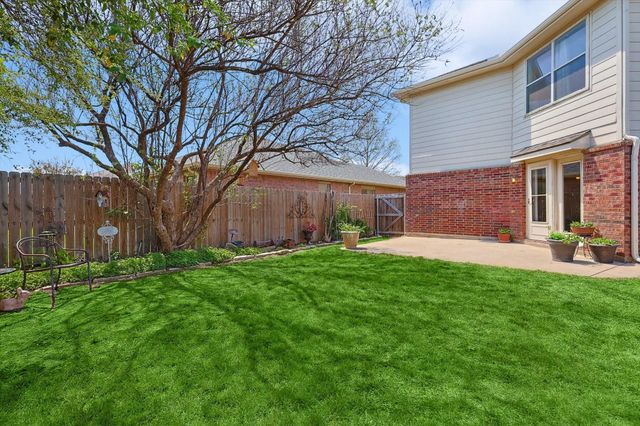 10740 Irish Glen Trail, Fort Worth, TX 76052