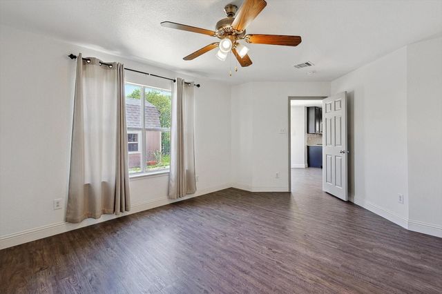 10740 Irish Glen Trail, Fort Worth, TX 76052