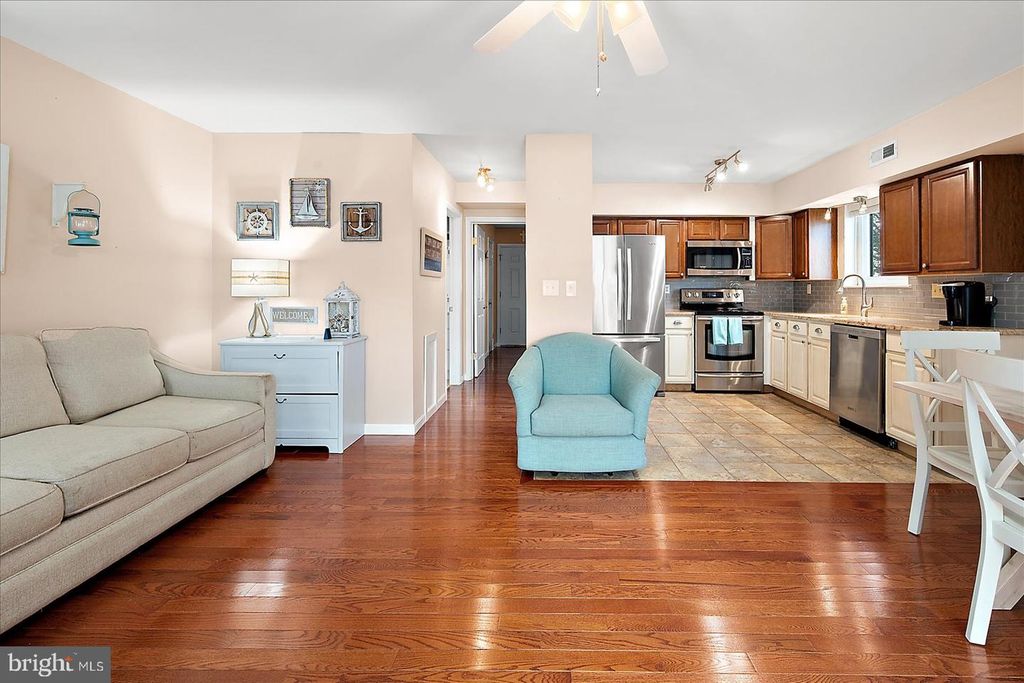 Image 11 of property listing at 14402 JARVIS AVE #2C, Ocean City, MD 21842