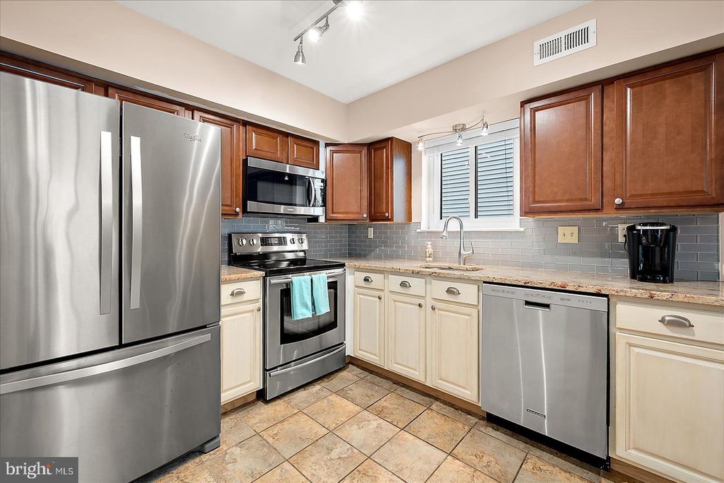 Image 16 of property listing at 14402 JARVIS AVE #2C, Ocean City, MD 21842