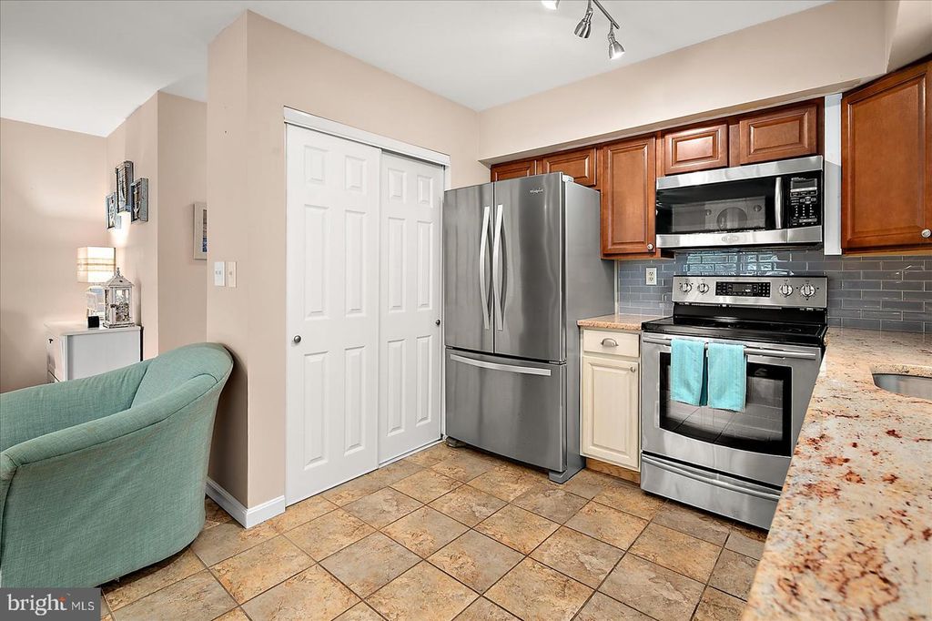 Image 17 of property listing at 14402 JARVIS AVE #2C, Ocean City, MD 21842