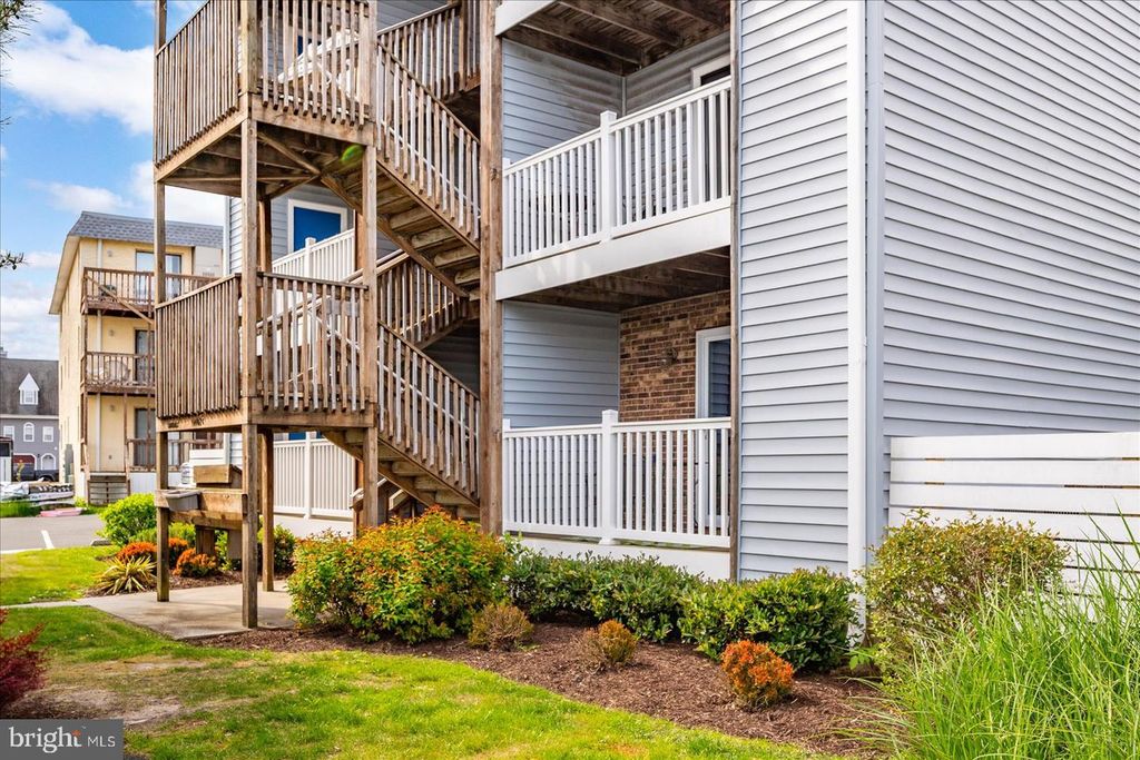 Image 4 of property listing at 14402 JARVIS AVE #2C, Ocean City, MD 21842