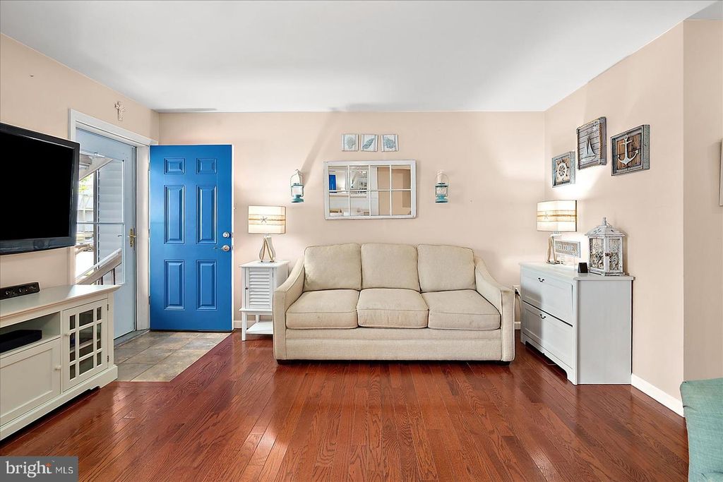 Image 6 of property listing at 14402 JARVIS AVE #2C, Ocean City, MD 21842