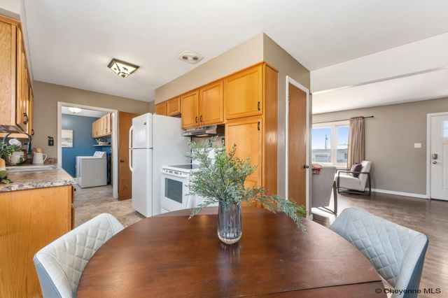 808 CAHILL DR, Cheyenne, WY 82007