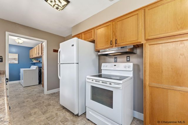 808 CAHILL DR, Cheyenne, WY 82007
