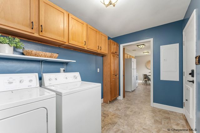 808 CAHILL DR, Cheyenne, WY 82007
