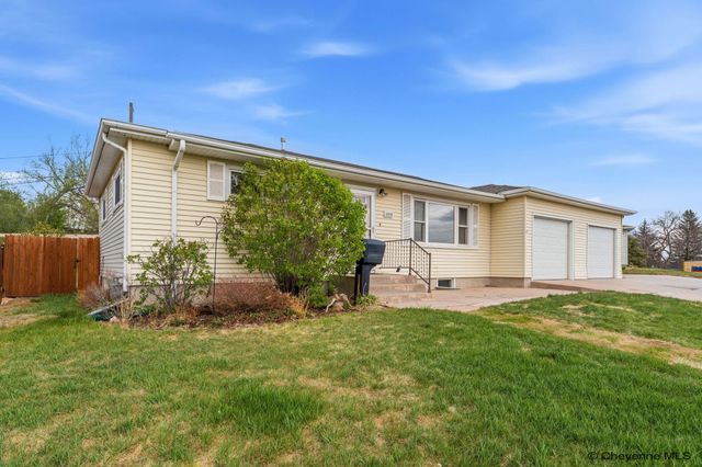 808 CAHILL DR, Cheyenne, WY 82007