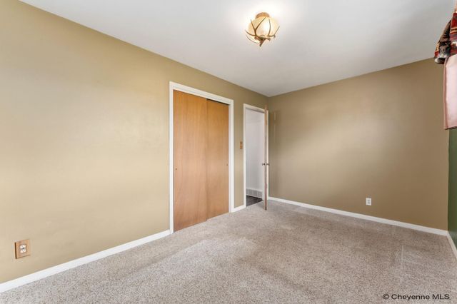 808 CAHILL DR, Cheyenne, WY 82007